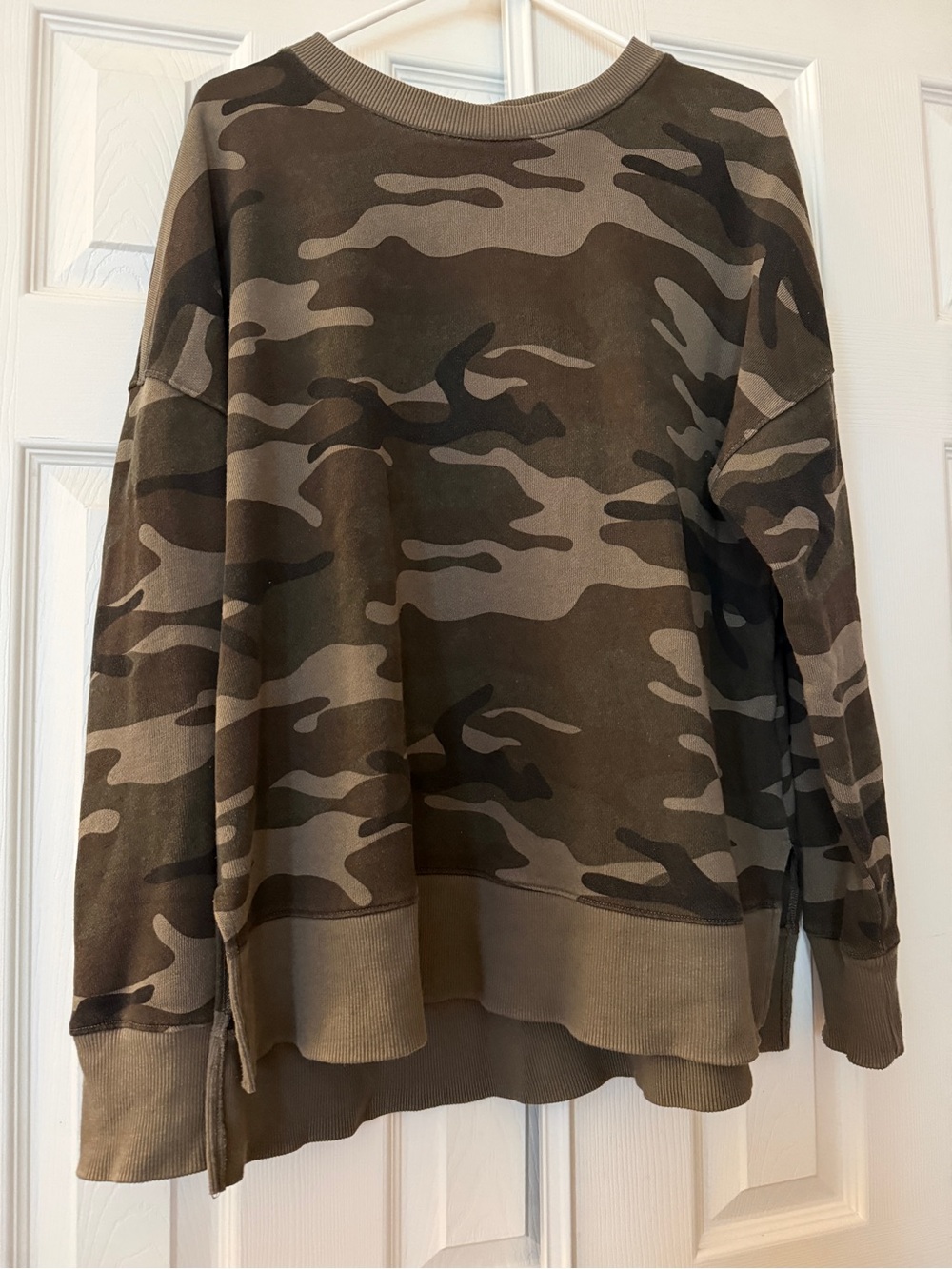 WOMENS Large Camo Crewneck Sweatshirt - Olive Green